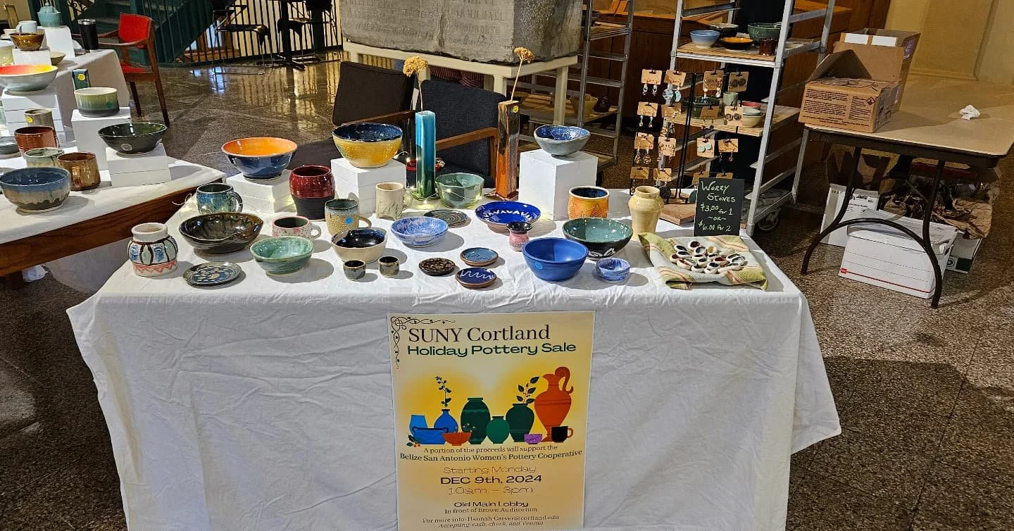 We had a lovely sale and raised over $150 in donations! Thank you for your support of the arts and us local artists 🎁🥰❄️