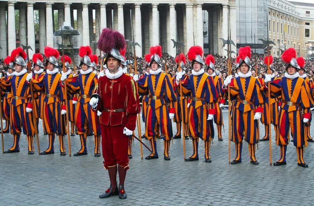 Pontifical-Swiss-Guards-election-Vatican-City-April-19-2005.jpeg