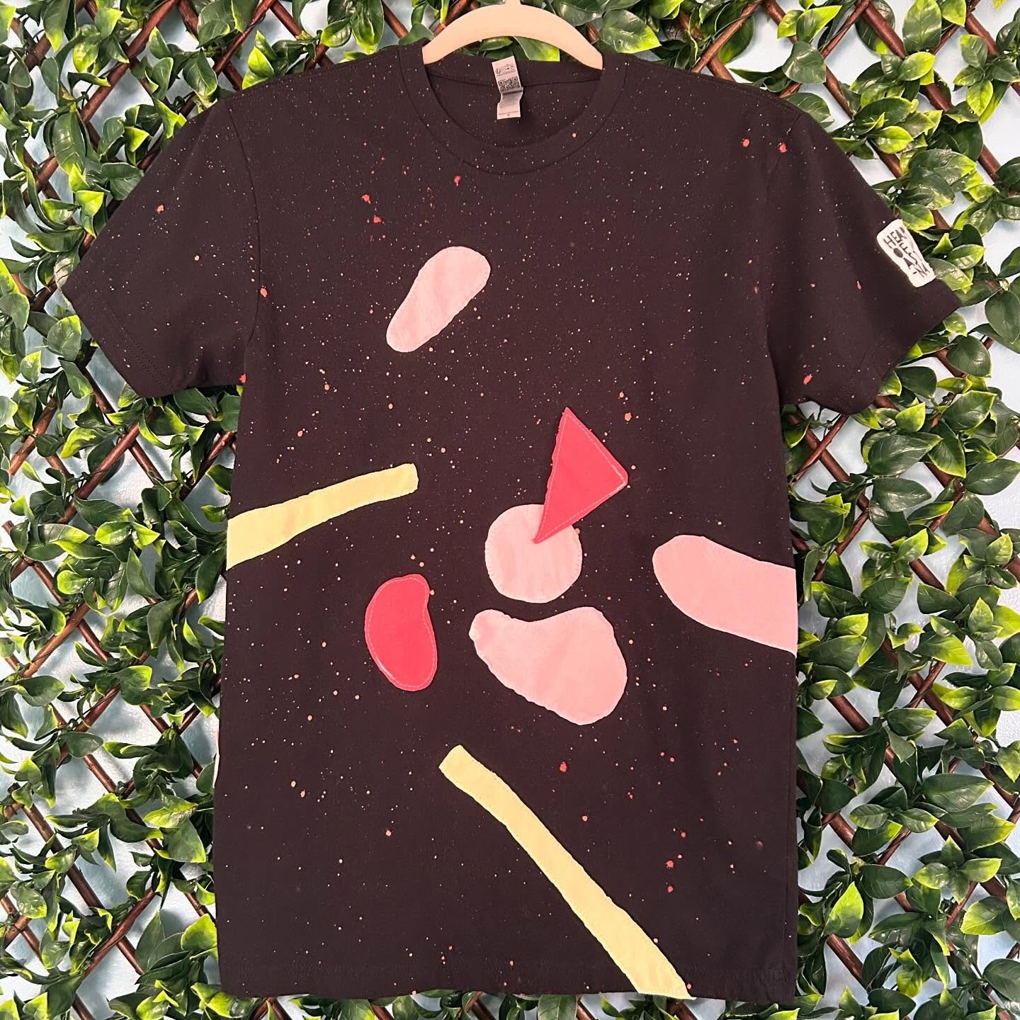 &ldquo;ITS ABSTRACT #3&rdquo; collage tee, now available in my shop. Link in bio. Brought to you by my large pile of thrifted shirts that need to be recycled and my love of random shape compositions. #almostdailycollage