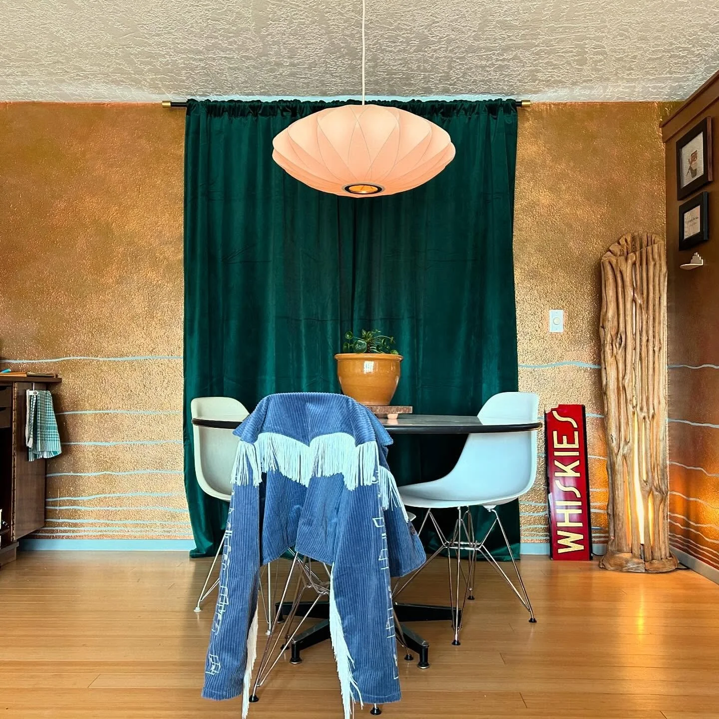 I finally captured the sexiness of our dining room. 2 layer wash topped with copper. I like to use compass school feng shui for homes, so the blue lines here are to enhance the water element.