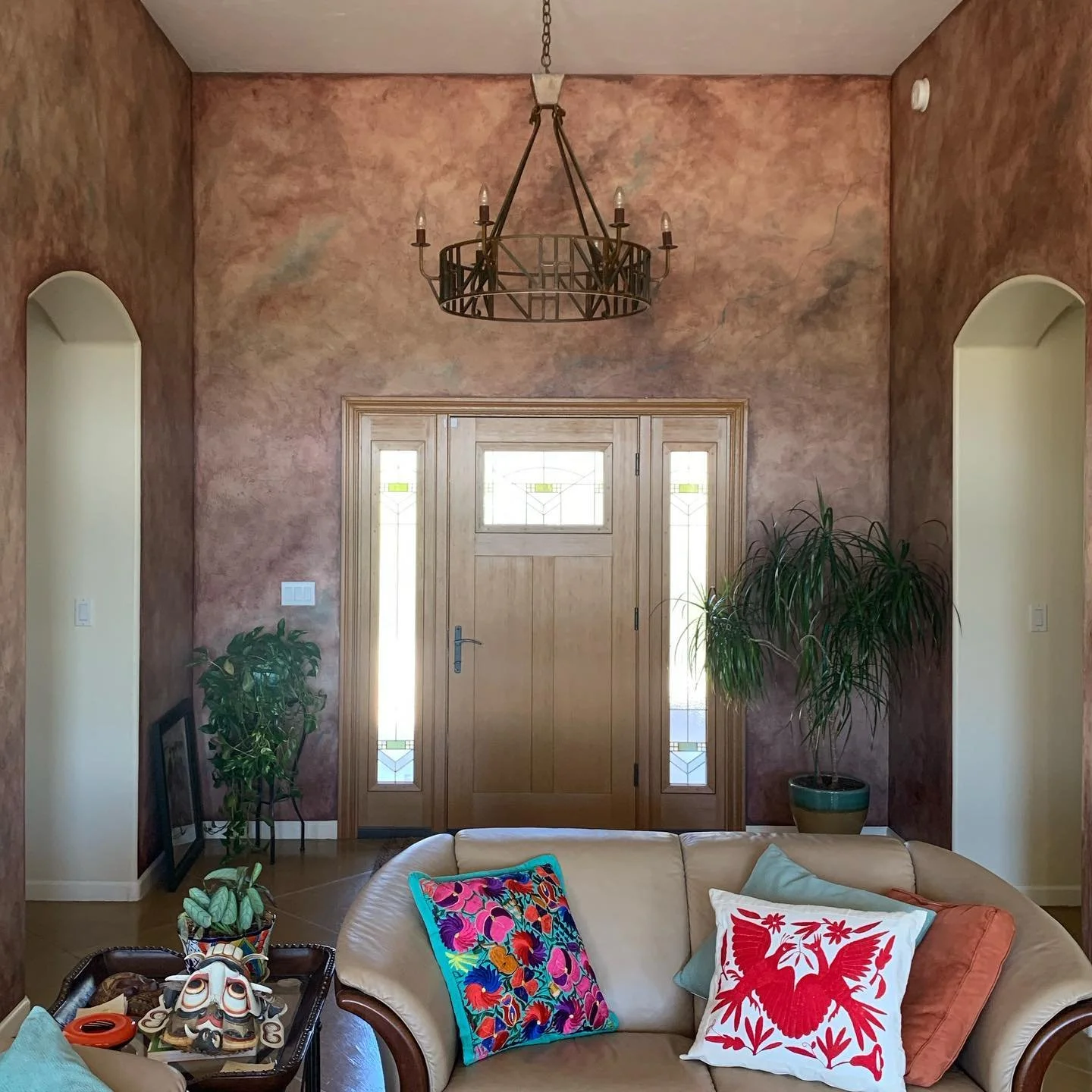 I got to see Judy&rsquo;s entryway I painted with the plants put back in place! 👏 EVERYTHING looks better with plants around it. There was more light today as well so it was nice to see my work in natural light. I&rsquo;m loving the deep textures in