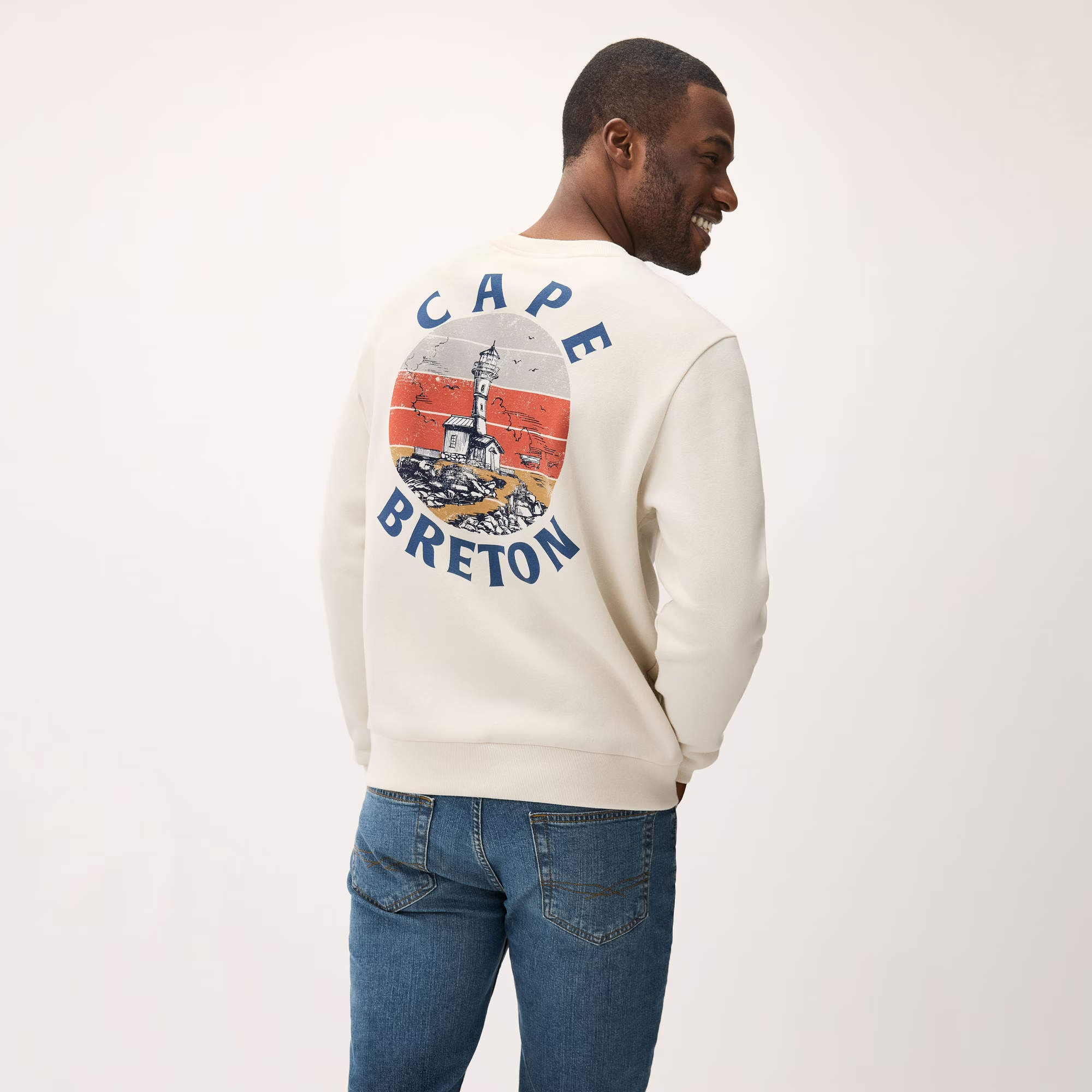 s6ur068064_cream_on_figure_left-facing_v1_2000.png