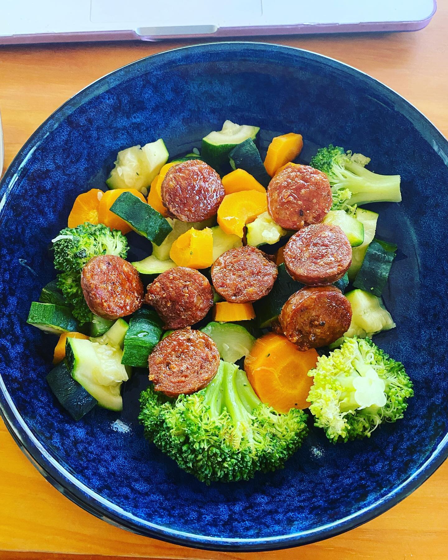 Make it simple!!

I enjoy cooking &amp; do spend time planning &amp; making my food but sometimes it just has to be quick but still healthy! 

Today I didn&rsquo;t plan &amp; didn&rsquo;t have much time so just steamed some carrots, broccoli &amp; zu