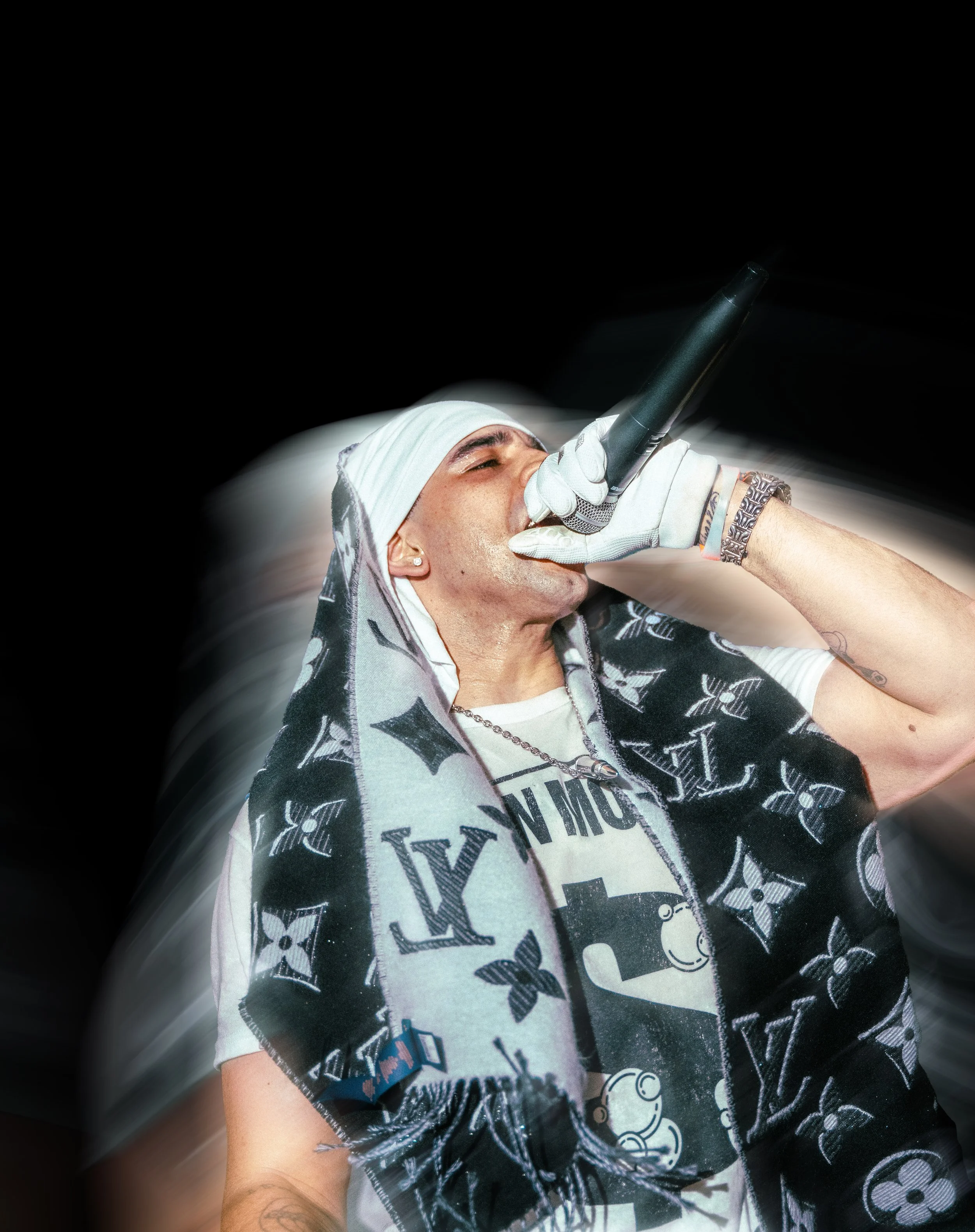 blurblack.jpg