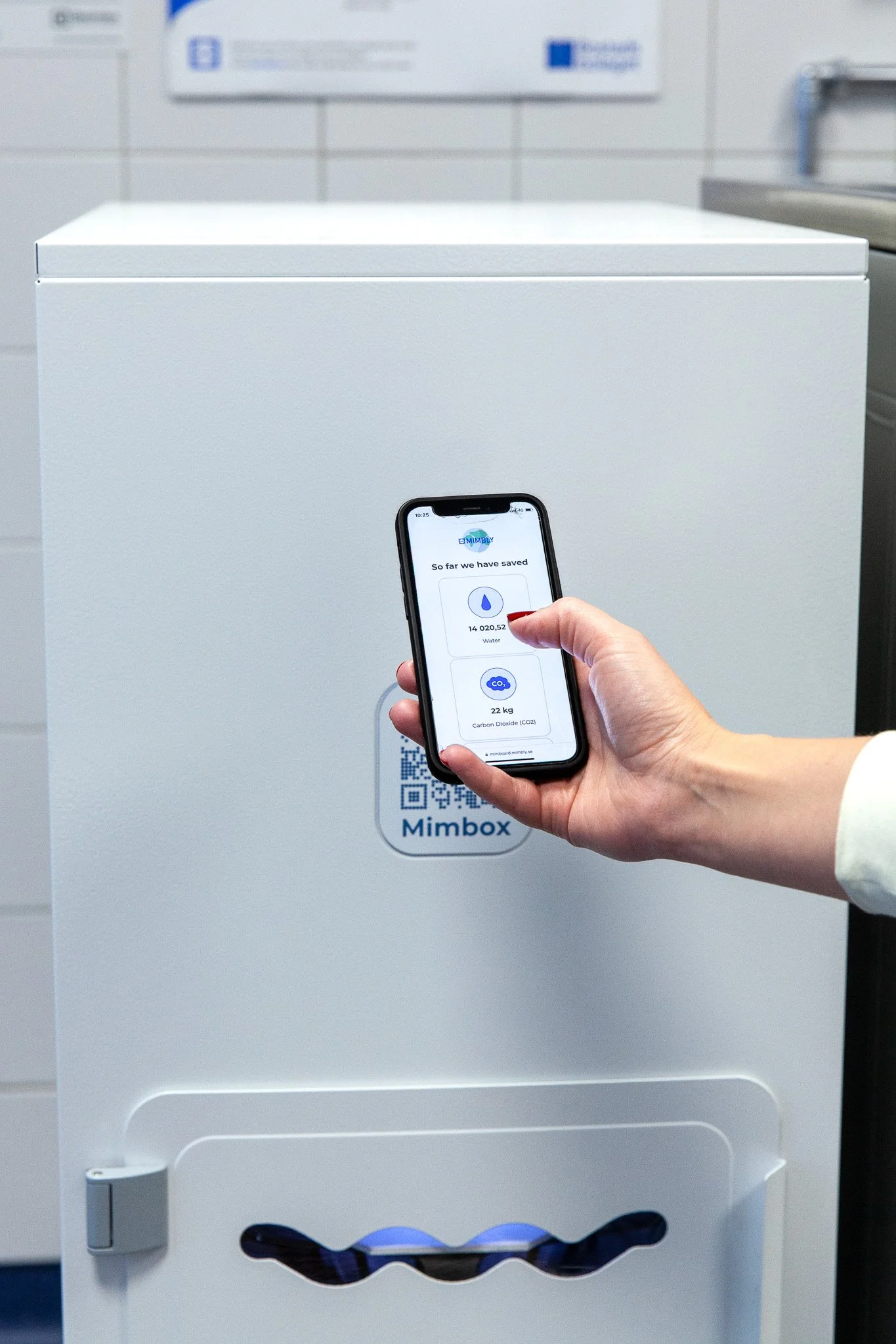 Mimbox scanning QR code