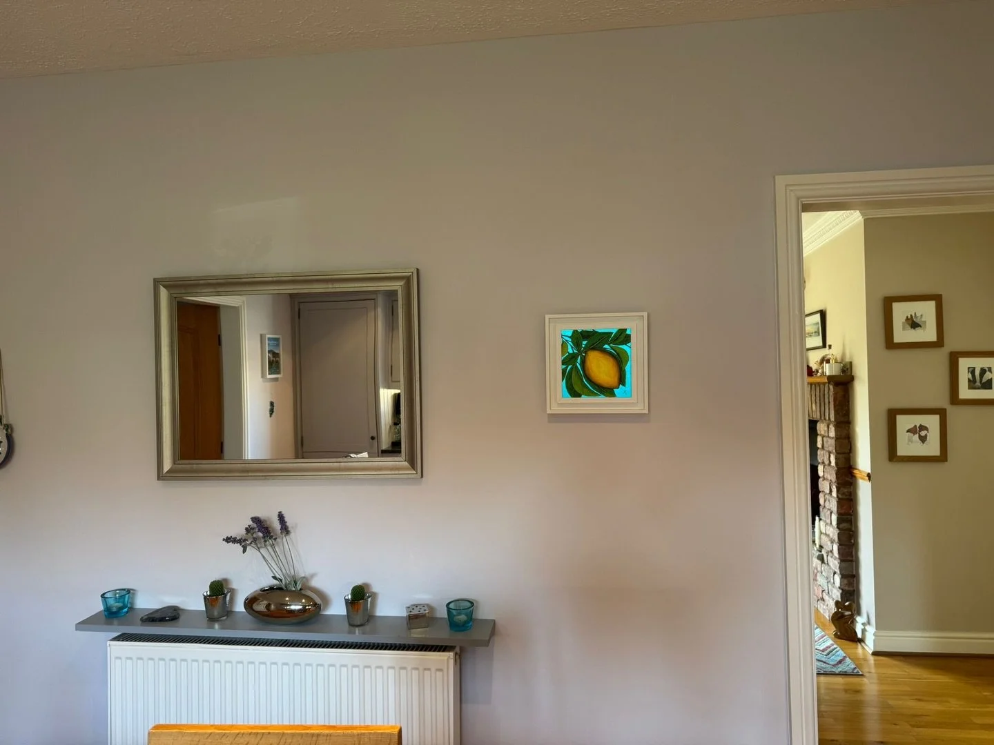 I really like when collectors send me photos of my paintings on their walls.
This little lemon is not sure if he is staying in the UK or going to 🇨🇦 Canada.
Thank you @gillywilly28 for trusting my art
#sold #lemonart #travellingtheworld #smallartwo