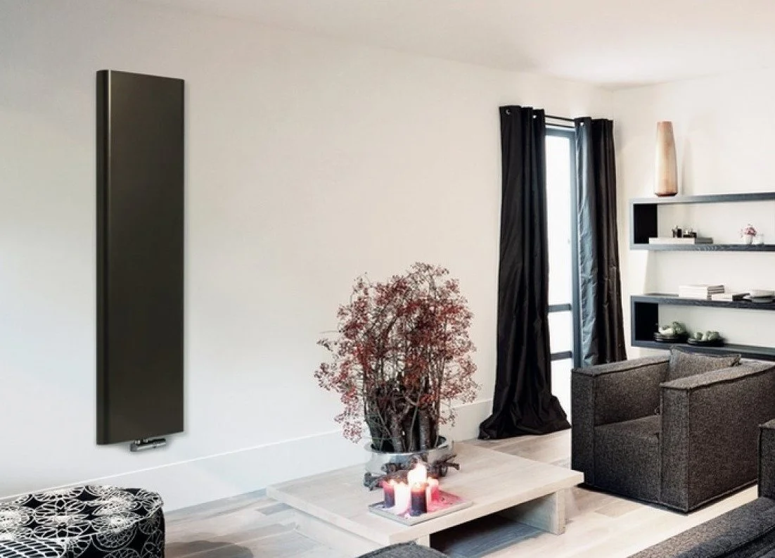 Paros διακοσμητικό καλοριφέρ, κάθετης τοποθέτησης, χρώματος μαύρο, ιδανικό για σαλόνι