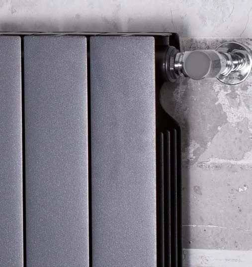 Plus Evo διακοσμητικό καλοριφέρ, χρώματος ανθρακί, ιδανικό για καθιστικό.