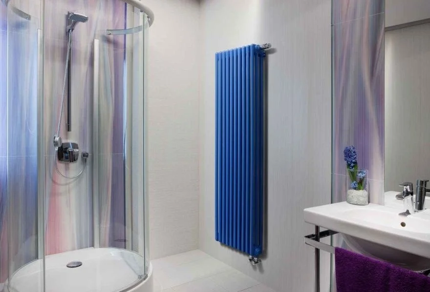 Tubus 3 διακοσμητικό καλοριφέρ, κάθετης τοποθέτησης, χρώματος μπλε, ιδανικό για μπάνιο