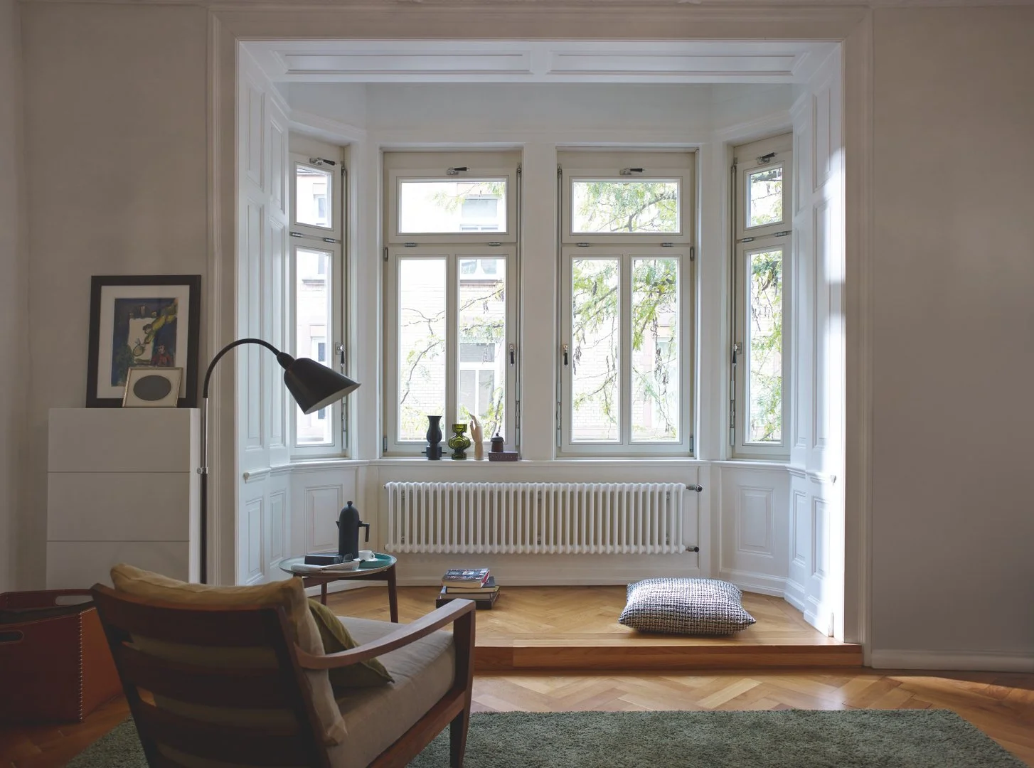 charleston-diakosmitiko-kalorifer-leuko-saloni.jpg