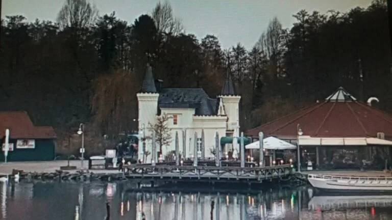 NOTRES CAFE RESTAURANT