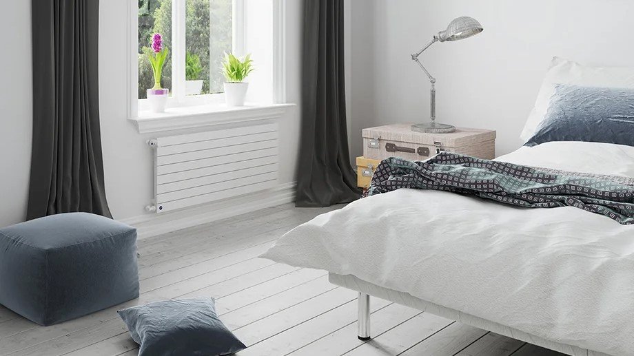 Cover New διακοσμητικό καλοριφέρ, οριζόντιας τοποθέτησης, χρώματος λευκού, ιδανικό για δωμάτιο.