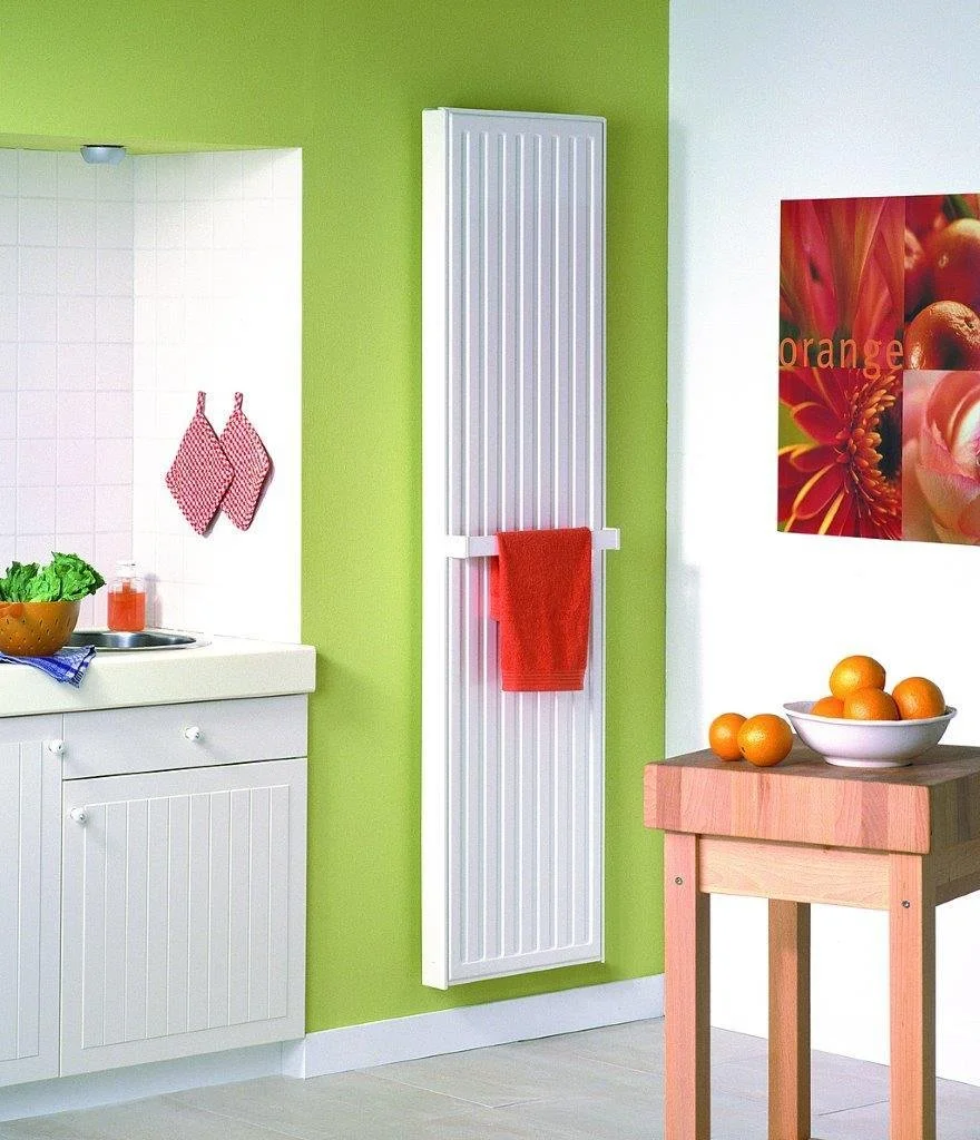 Vertical διακοσμητικό καλοριφέρ, κάθετης τοποθέτησης, χρώματος λευκό, ιδανικό για κουζίνα