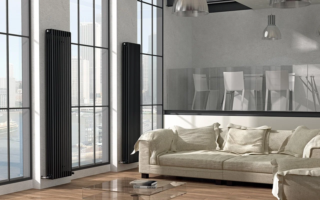 Tesi 4 διακοσμητικό καλοριφέρ, κάθετης τοποθέτησης, χρώματος μαύρο, ιδανικό για σαλόνι