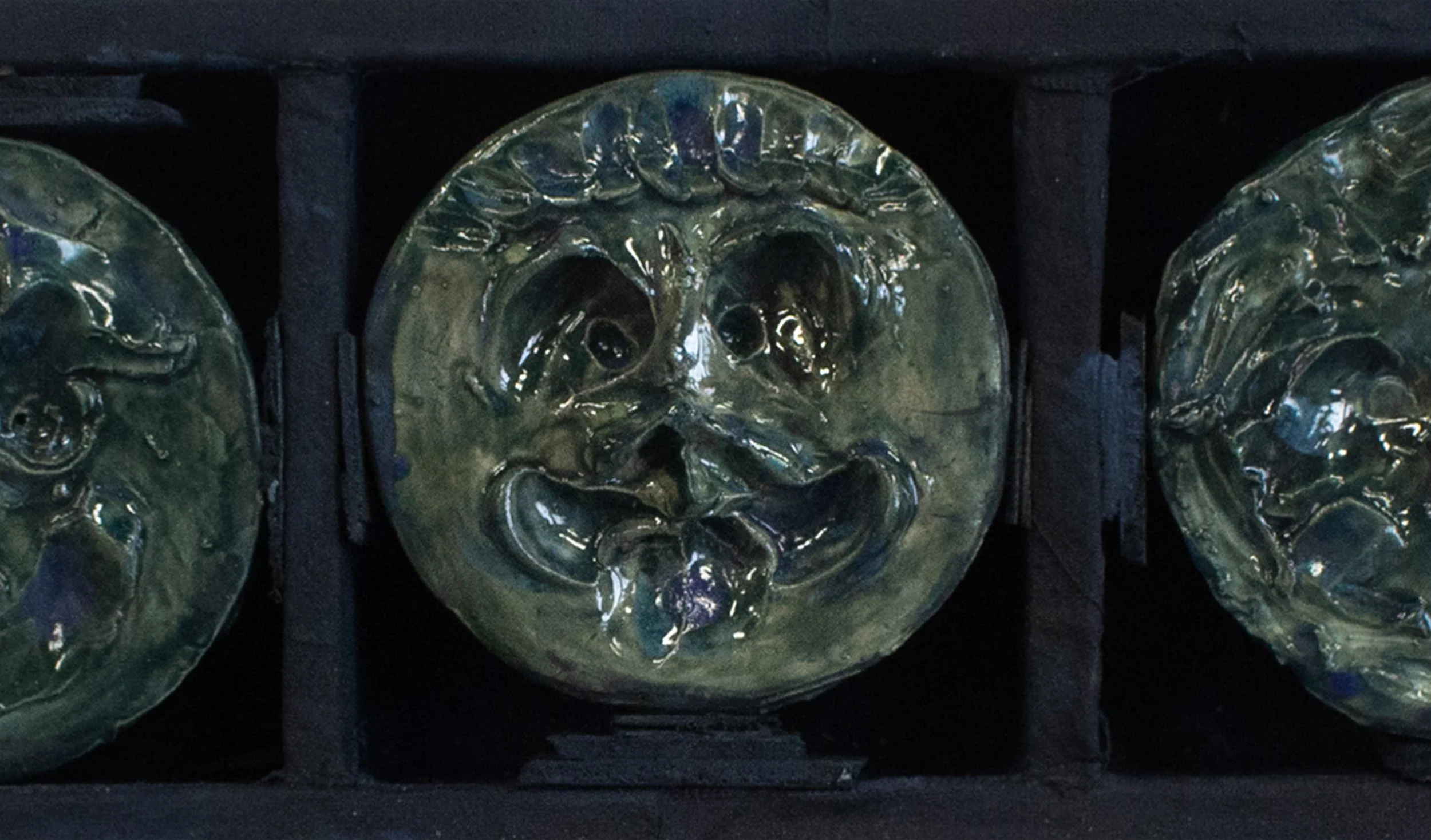 detail bleue tete.jpg