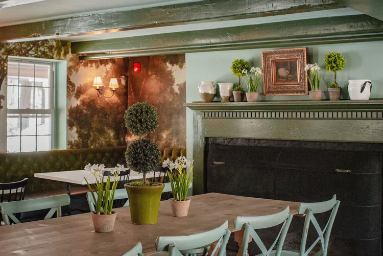 The Bird & Bottle Inn