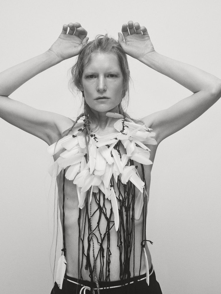2019_DAZED_KIRSTEN_OWEN_003_SHE_POST_PRODUCTION.jpg