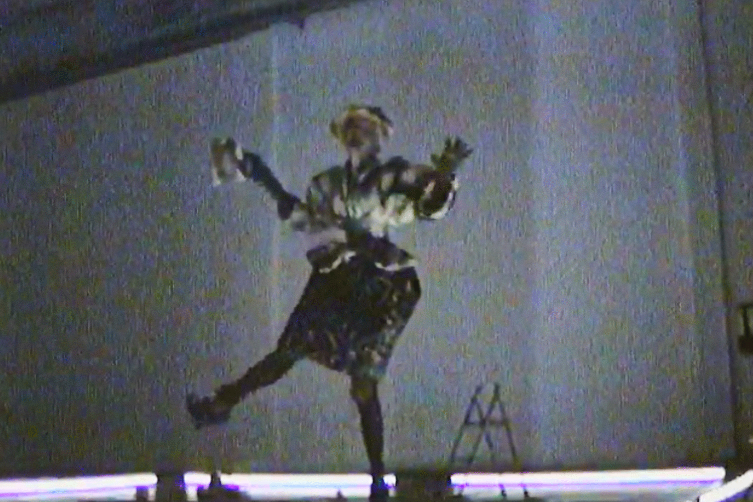 2024_DUST_VHS_SHE_POST_PRO_3.gif