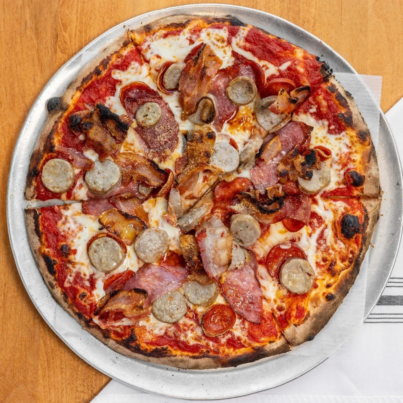 Dinner plans, solved. @anziosbrickovenpizza is serving up their wood-fired favorites @mightysqrl - TODAY, 1/29 - until 8pm.

Pizza + beer = the perfect Thursday night. 🍕🍻

📸 Anzio's Brick Oven Pizza

#WalthamMA #WalthamEats #MightySquirrel #BosFoo