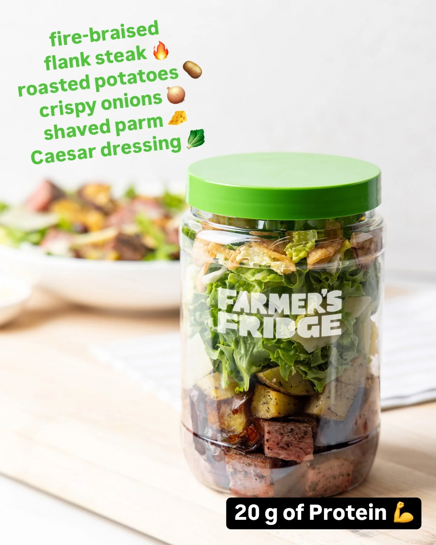 Say goodbye to sad desk lunches. 👋 The @farmersfridge Steakhouse Chopped Salad is packed with fire-braised flank steak, roasted potatoes, balsamic onions, shaved parmesan, and Caesar dressing over a bed of crisp greens.

With 20g of protein, it&rsqu
