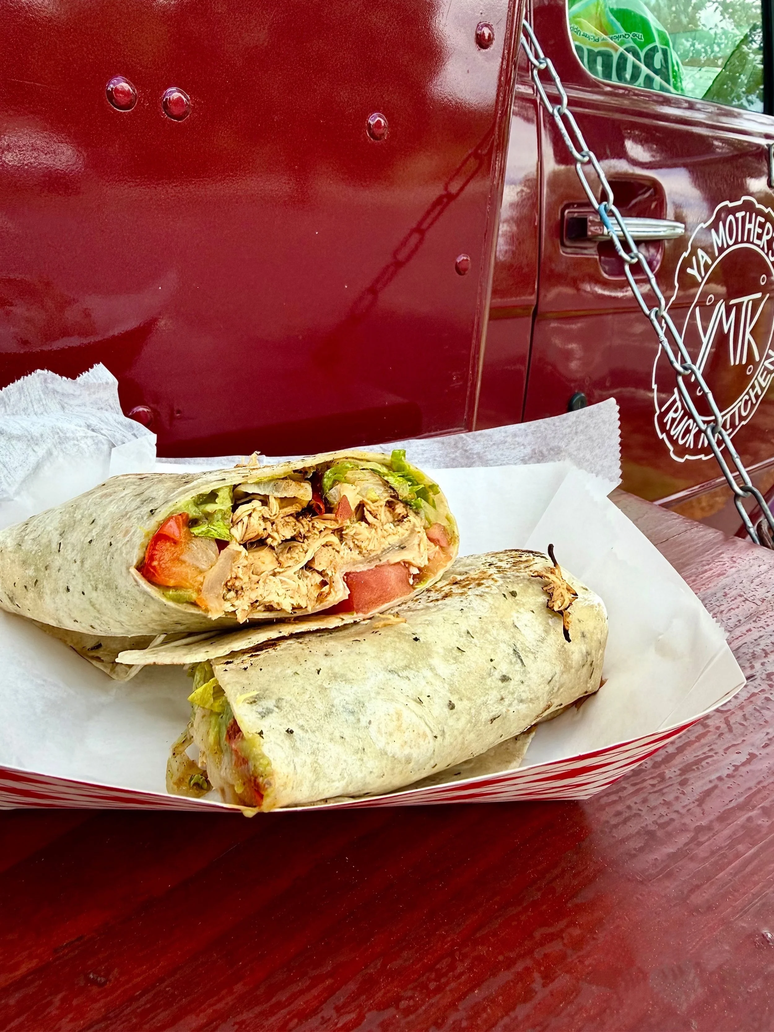 The weekend is calling, but first&hellip;lunch. 🌯✨

@yamotherstrucknkitchen&rsquo;s Fajita Grilled Chicken Wrap is loaded with melted pepper jack cheese, fresh toppings, and spicy jalape&ntilde;o creama. 😋

Serving up fresh, hot, flavor-packed favo