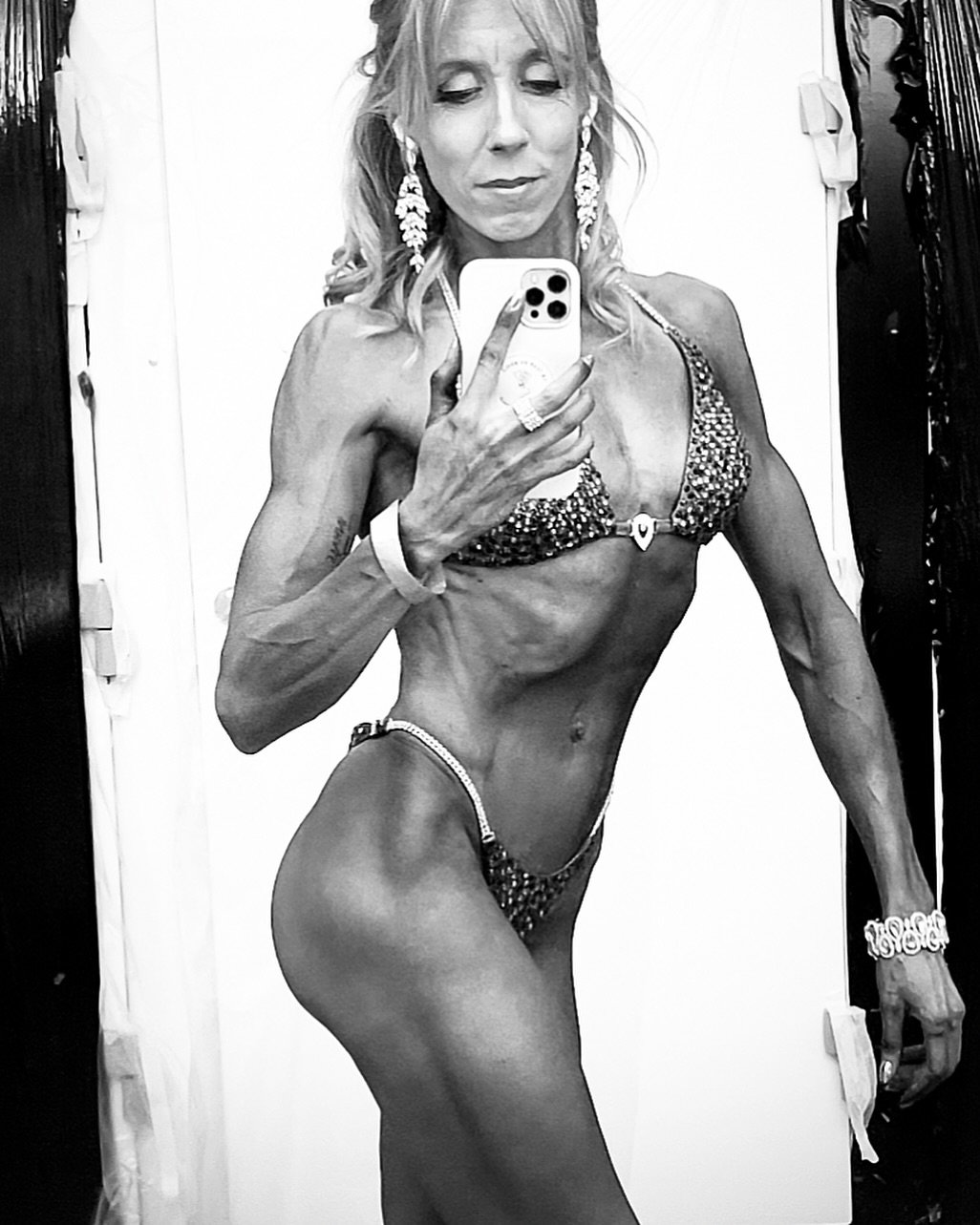 🥇Bikini master - Open des Corsaires - I DID IT!
Je tiens &agrave; remercier du fond du c&oelig;ur toutes les personnes qui m&rsquo;ont soutenue tout au long de cette aventure. Votre &eacute;nergie, vos encouragements et vos messages m&rsquo;ont port