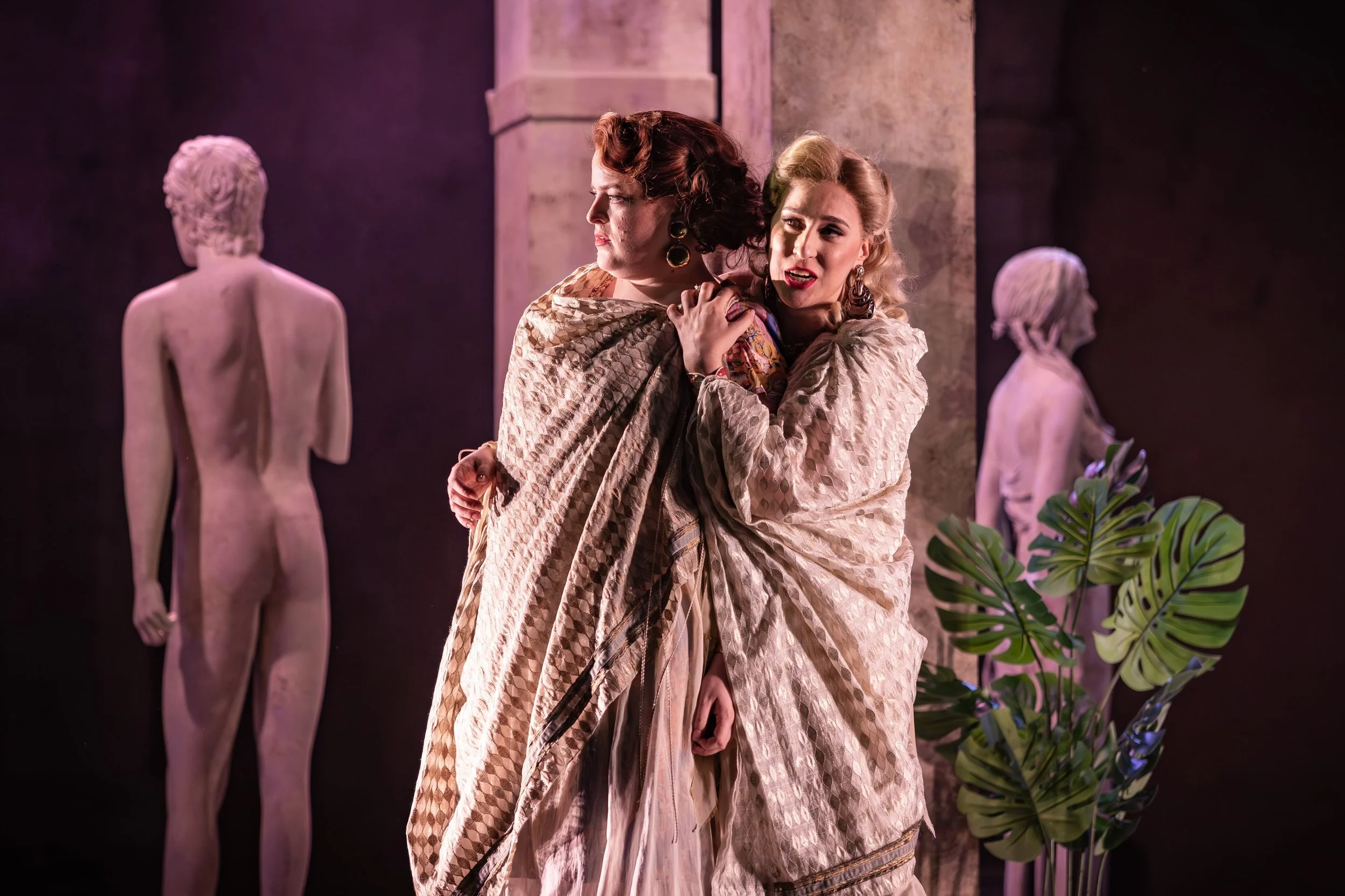 Cos&igrave; fan tutte &bull; DORABELLA show #4

Literally can&rsquo;t stop laughing with ma gal @madelineborehamsop, this was a rare moment where I kept it together.

@operahollandpark 

📷 @craigfullerphotography