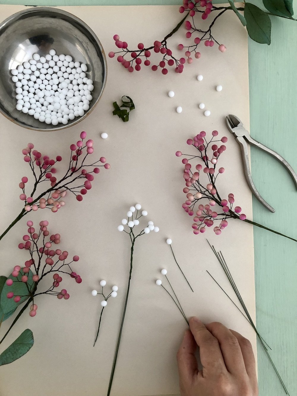 How+to+make+berry+and+seeded+sprigs+tutorial+cover+by+Crafted+to+Bloom+#paperflowers.jpg