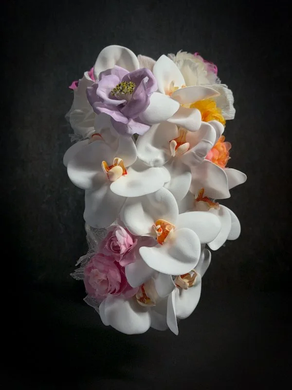 Bouquet-a-cascata-orchidee-fiori-di-seta-e-fiori-di-carta-02.jpg