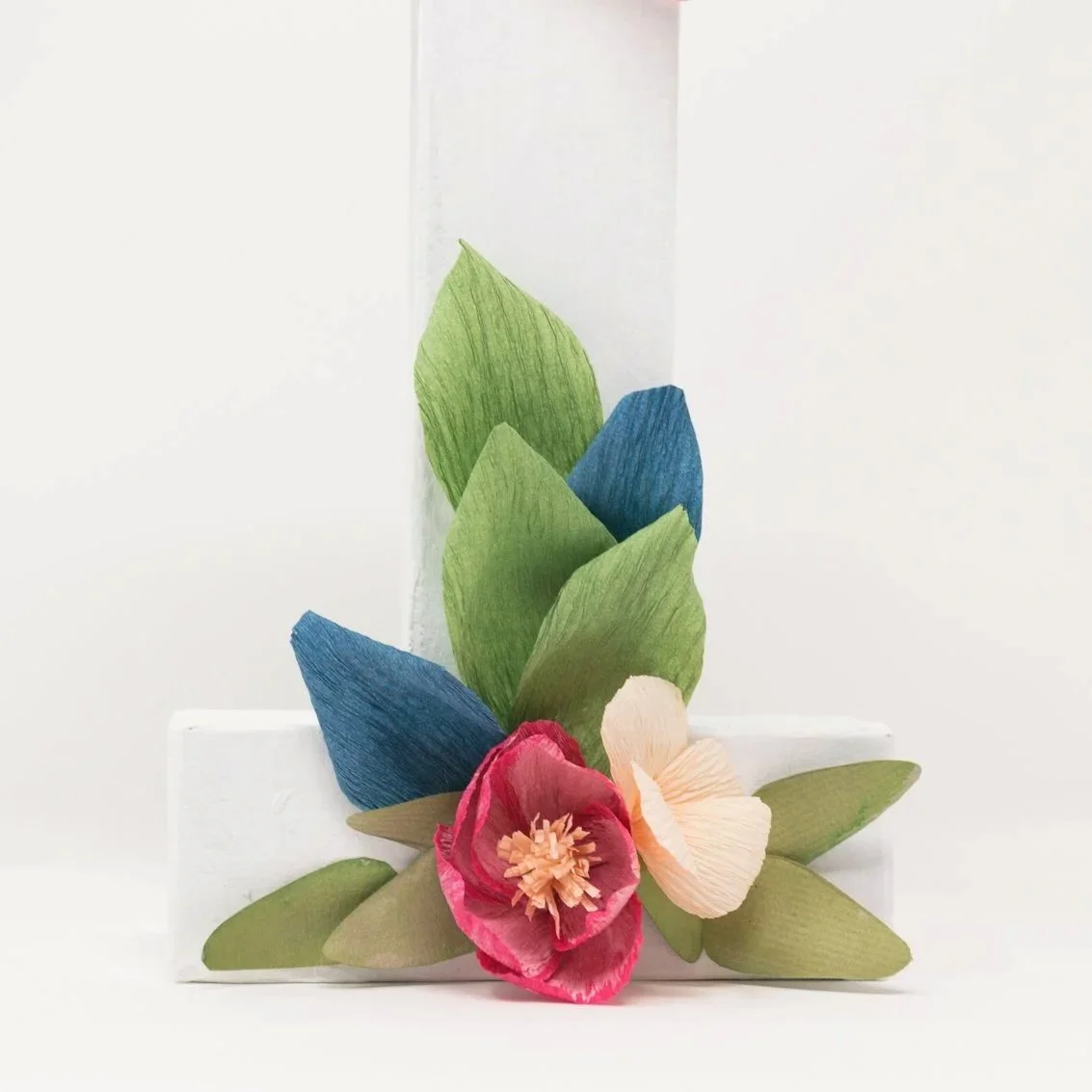 letras+floreadas+flores de papel.jpg