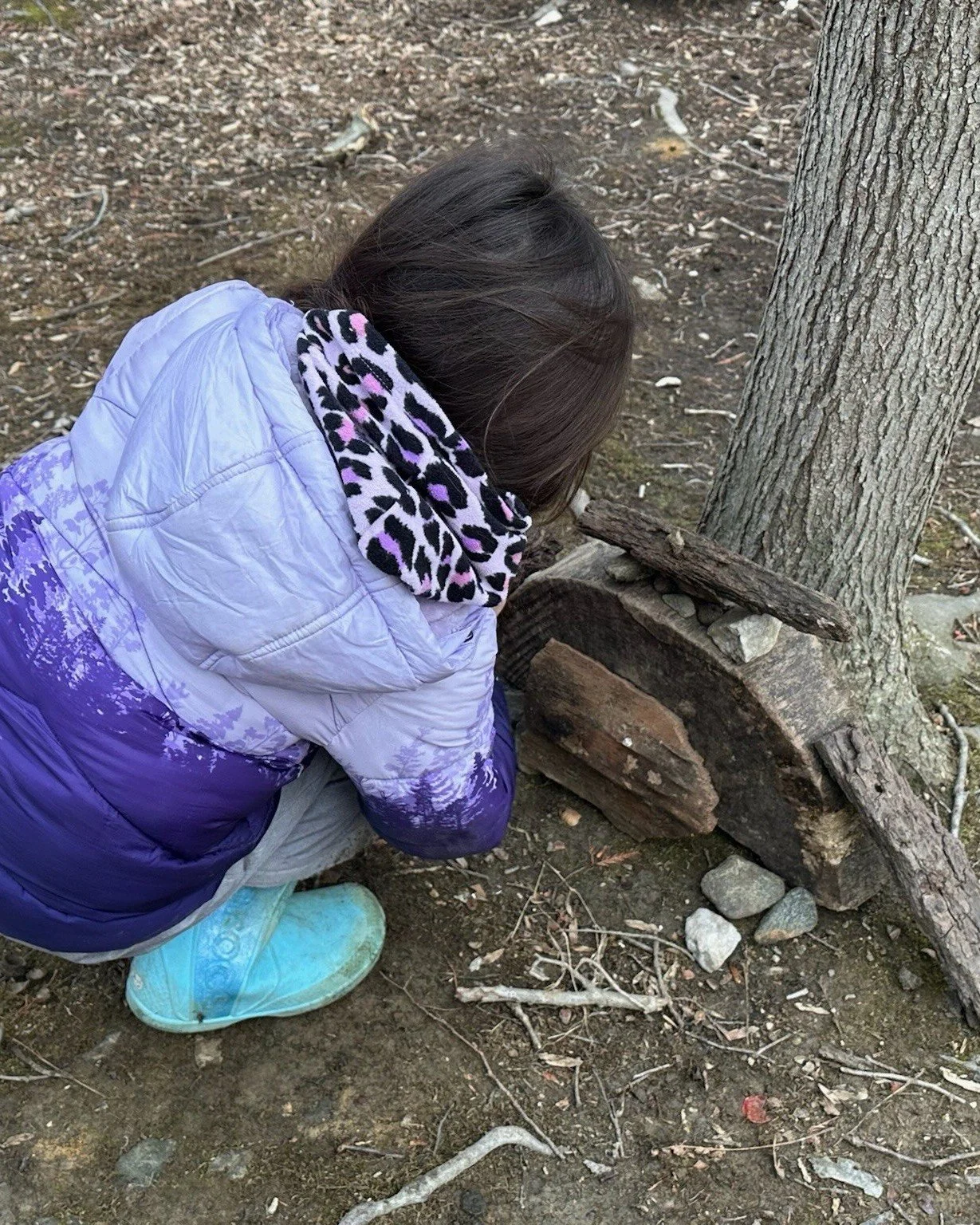 Building with natural materials and lots of imagination! 😊💚