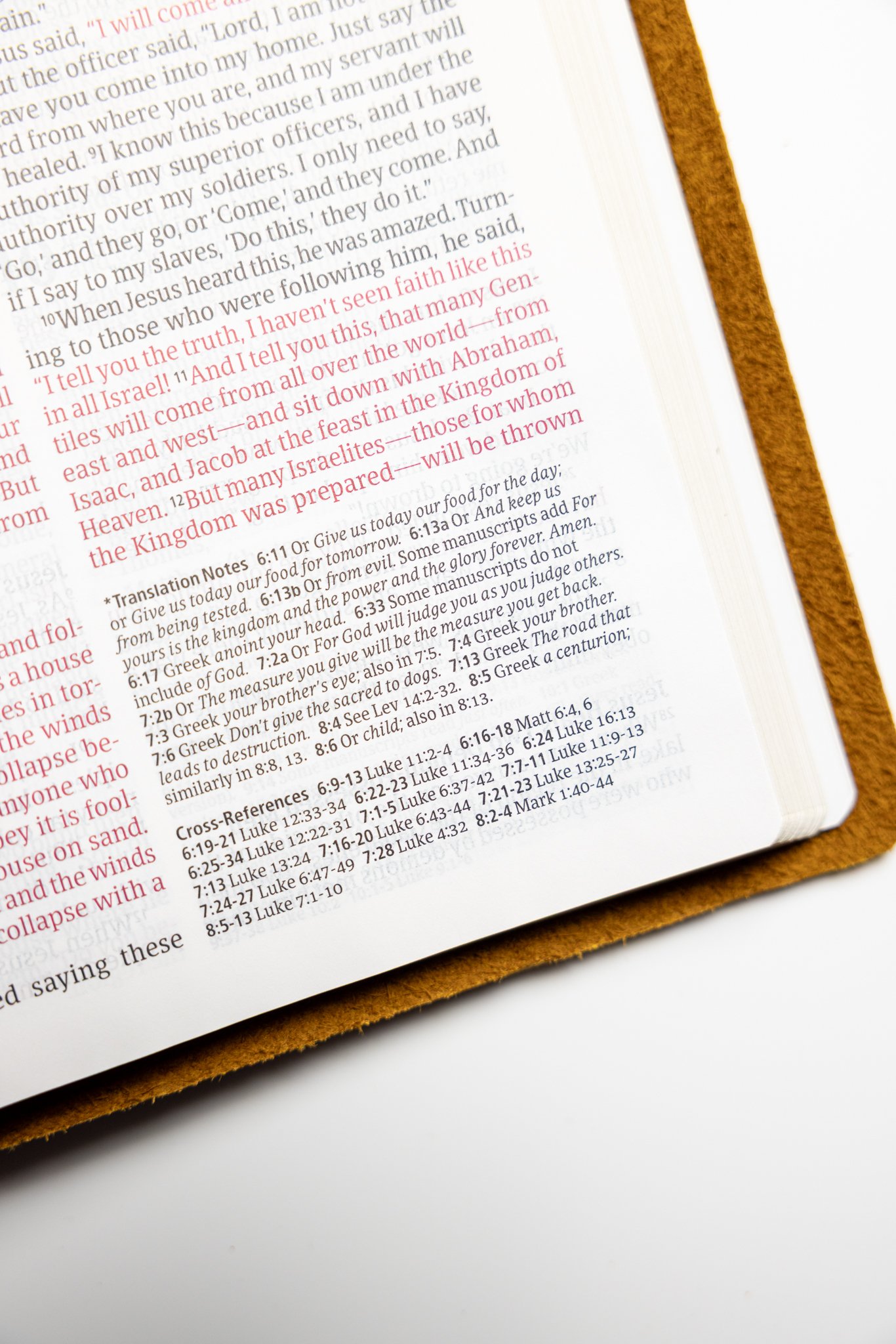 scriptura-nlt-large-print-thinline-reference-bible-12.jpg