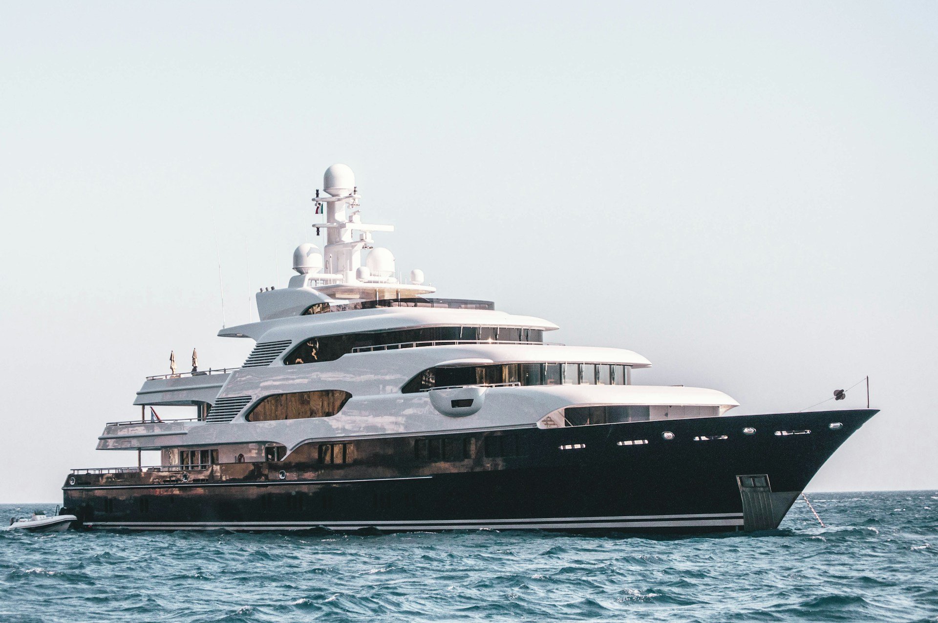 Superyacht Negotiation Playbook: Contract Clauses, Surveys, and Sea Trials