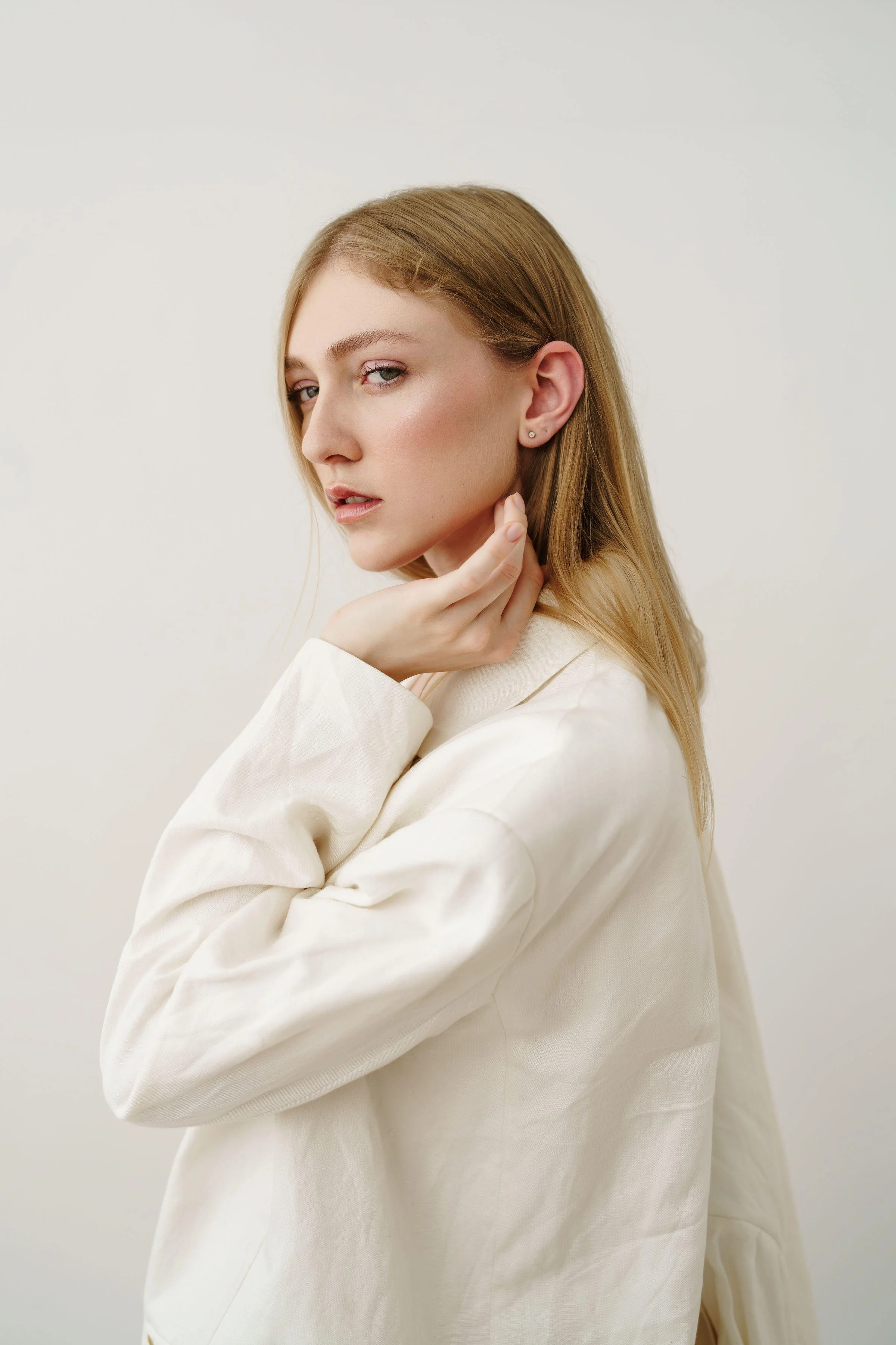 Model: Samantha Wiesner/ Stylist: Natalia Ledeneva/ Photographer: Anastasia Nasyko