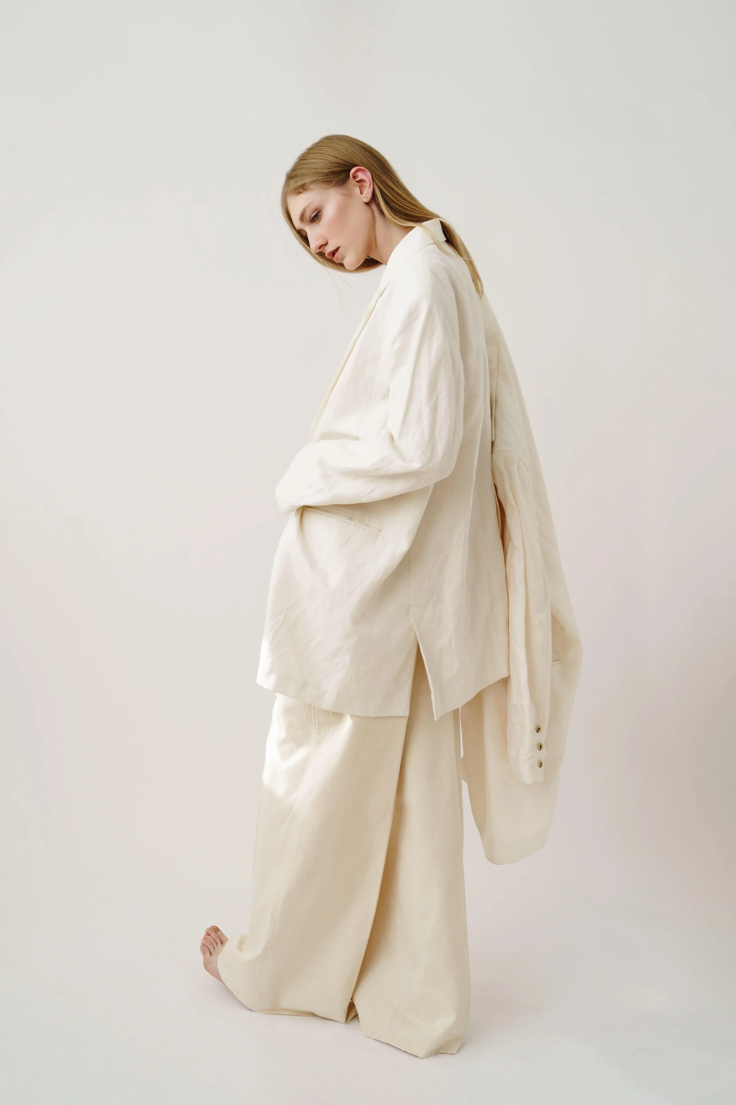 Model: Samantha Wiesner/ Stylist: Natalia Ledeneva/ Photographer: Anastasia Nasyko