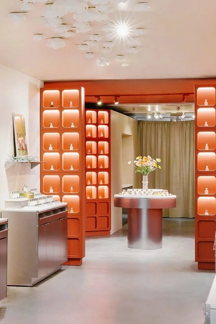 Dossier Boutique Entryway