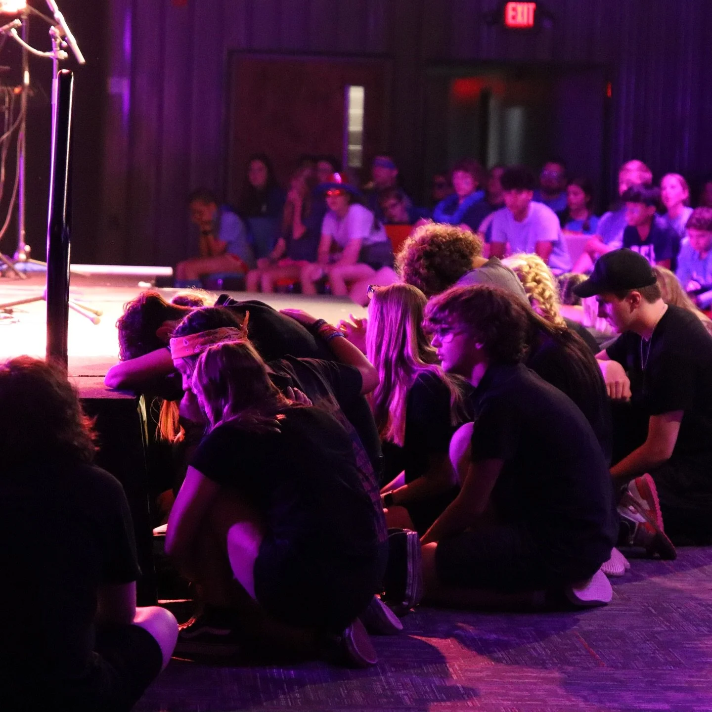 Words hurt.
Life hurts.
Jesus heals! (not just physically)

📸 @cristian_liuzzo04 

#theMVMNTcamp #bestweekever #JesusHeals #TheRhythmOfRest #rest @campilliana