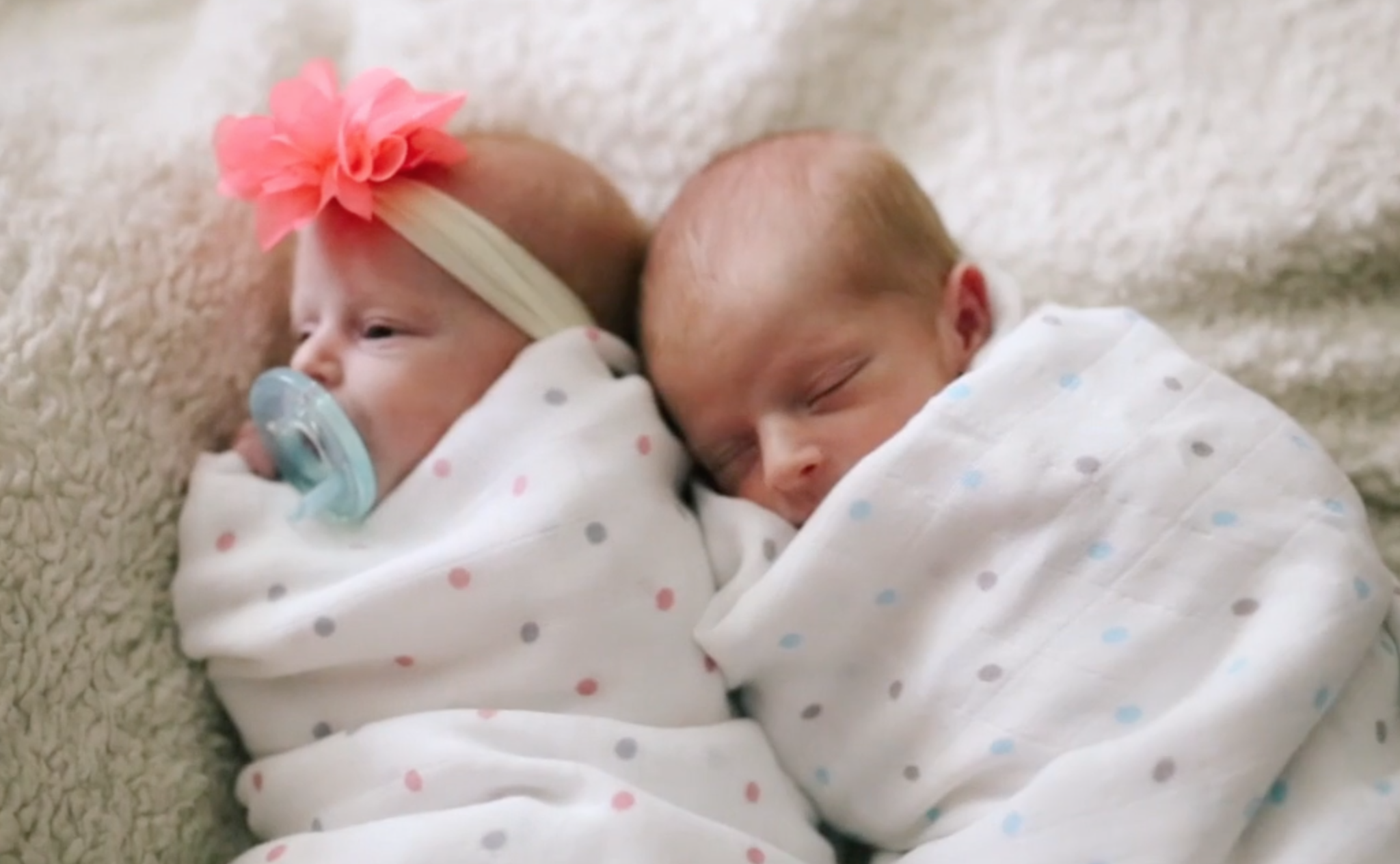 Wallace Twins: At Home Newborn Story