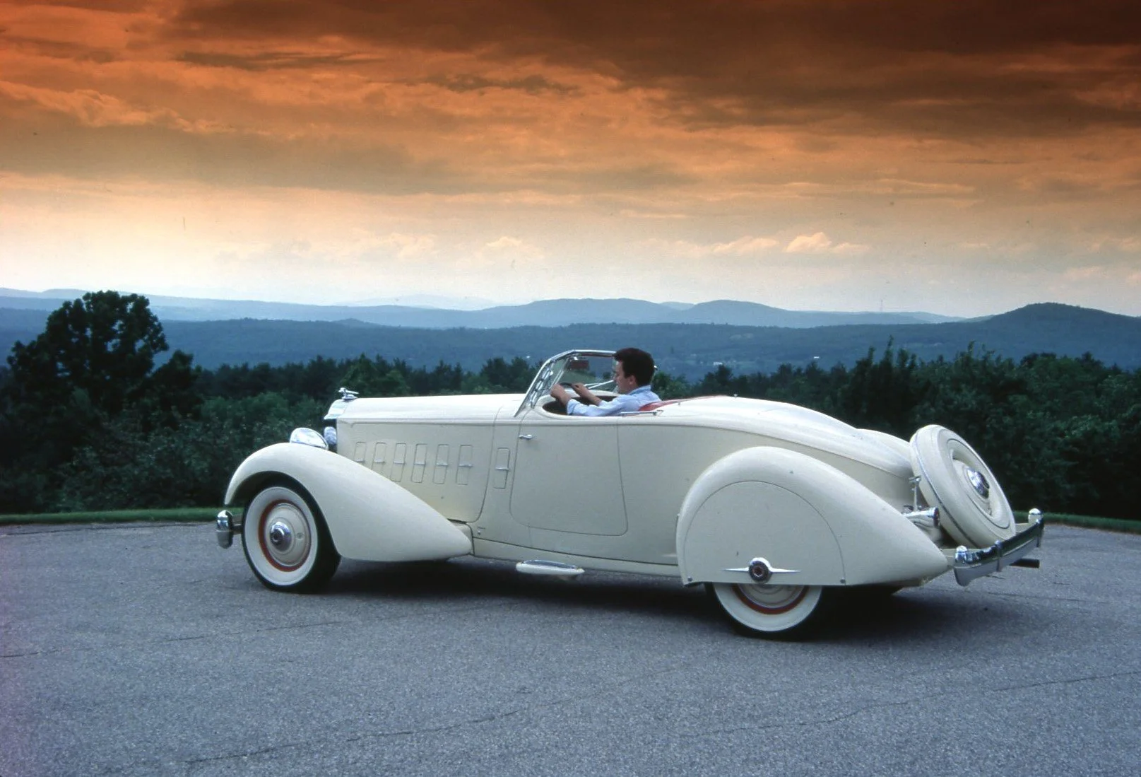 Packard 1934 1106 Twelve Boattail Speedster