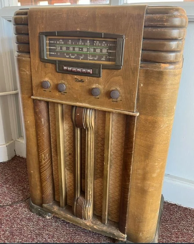 Delco R1179 radio
