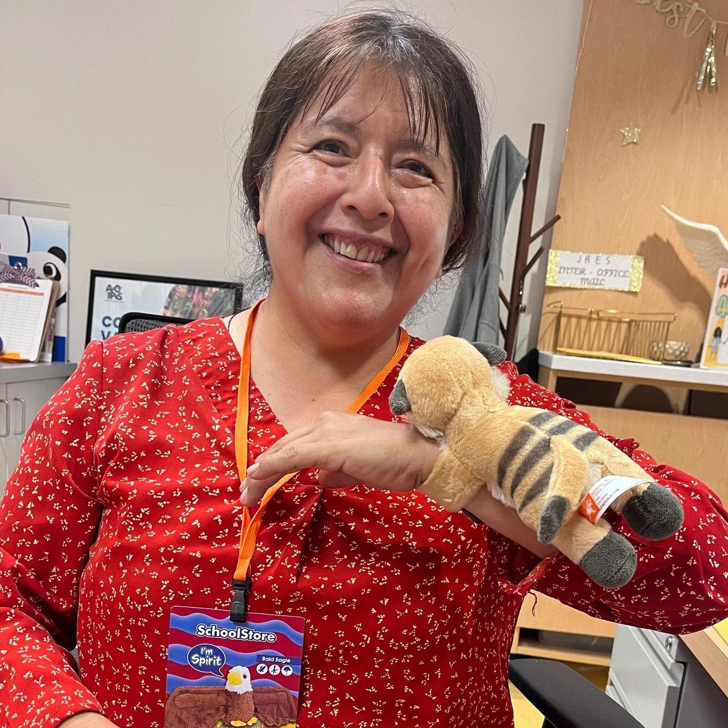 Say hi to Gladys from John Adams Elementary in Alexandria, VA! 💛📚
She kicked off their SchoolStore program with a smile—and one of our adorable Book Buddies! 🐾
Thanks for sharing, Gladys!
#schoolstore #bookbuddies