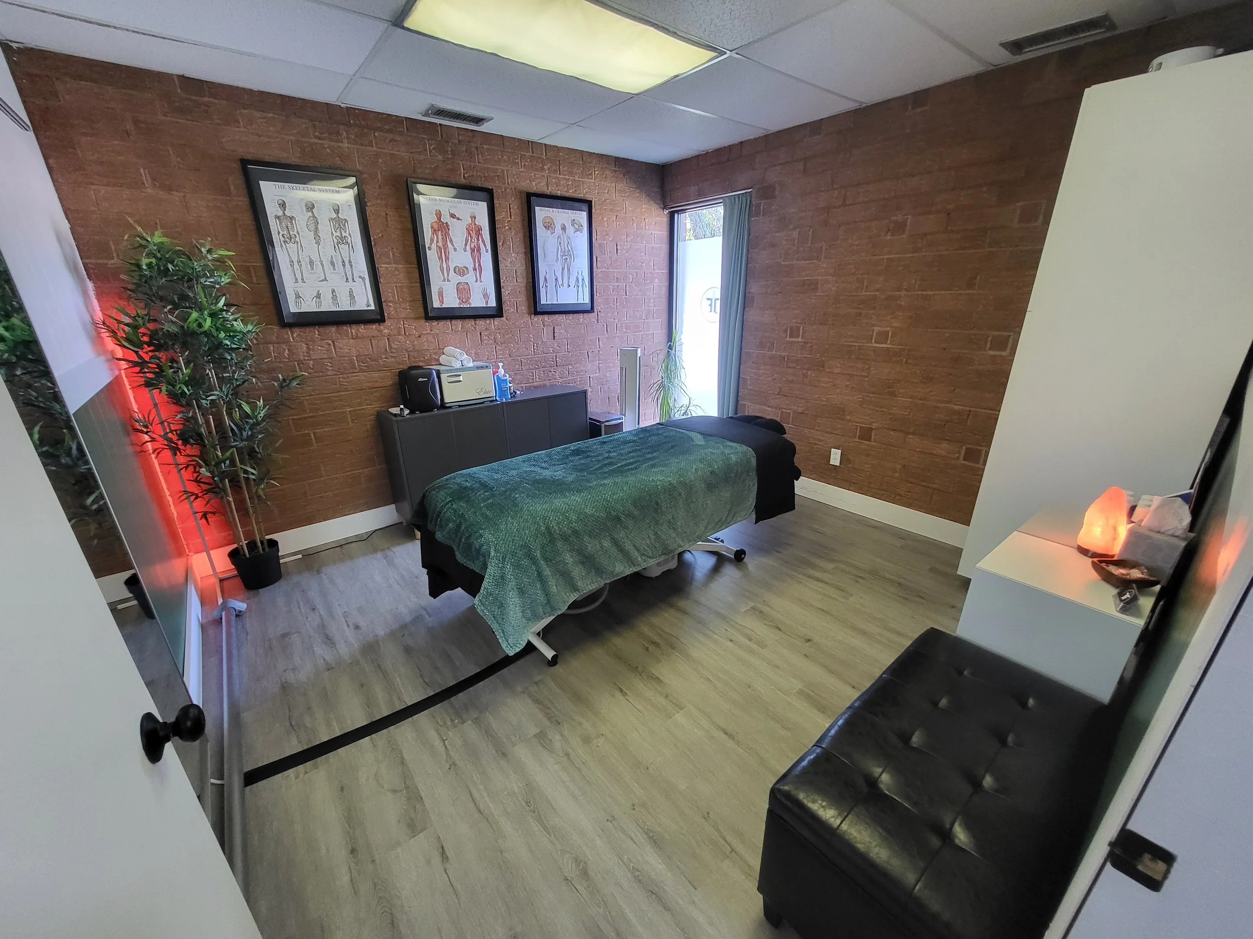 JF Bodywork treatment room with electric table