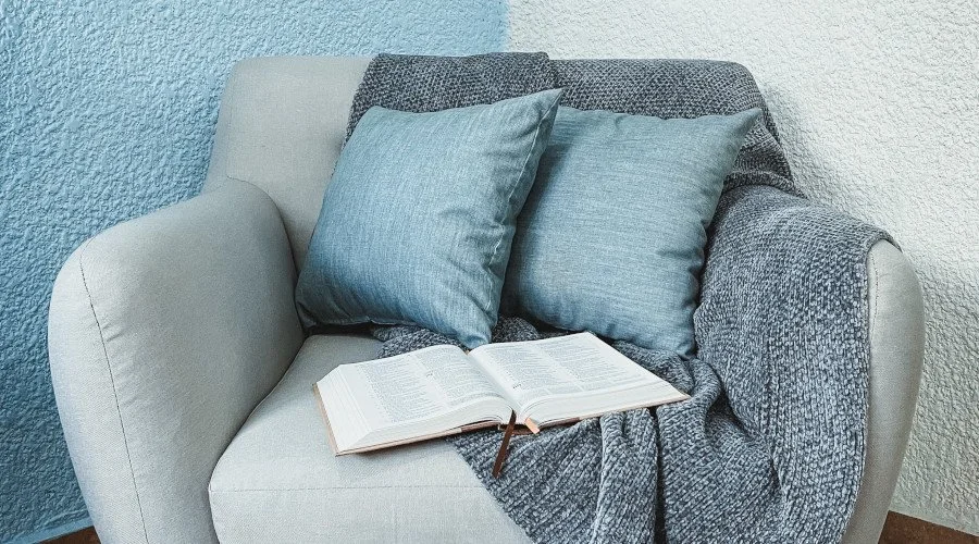QoR-generic-blue-chair-with-notebook.jpg