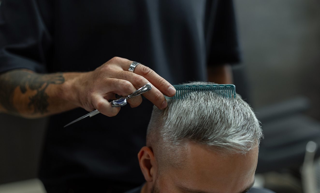 How Barbers Customize Grey Blending Services for Your Hair Type