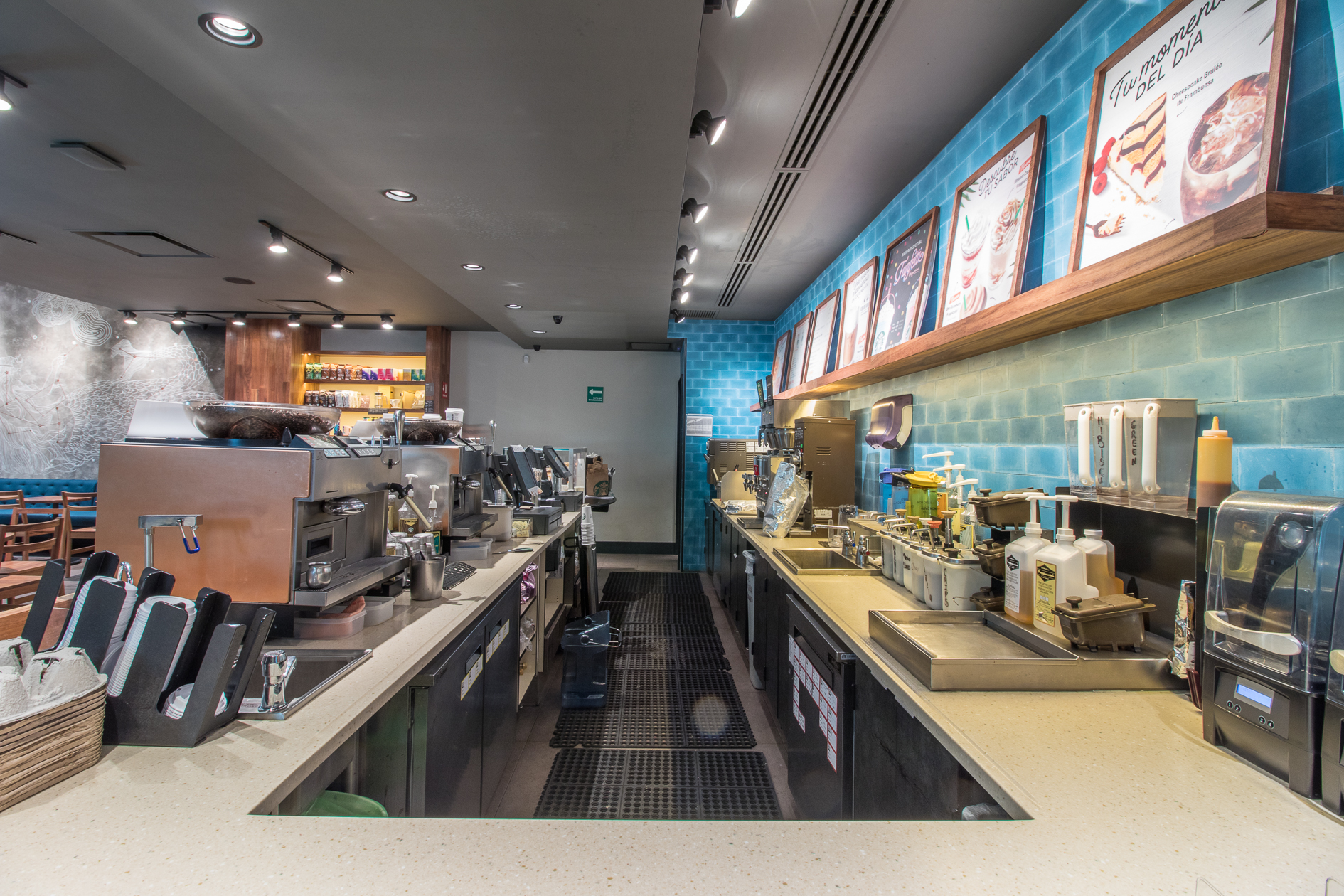 behind the counter products in Naucalpan de Juarez Starbucks