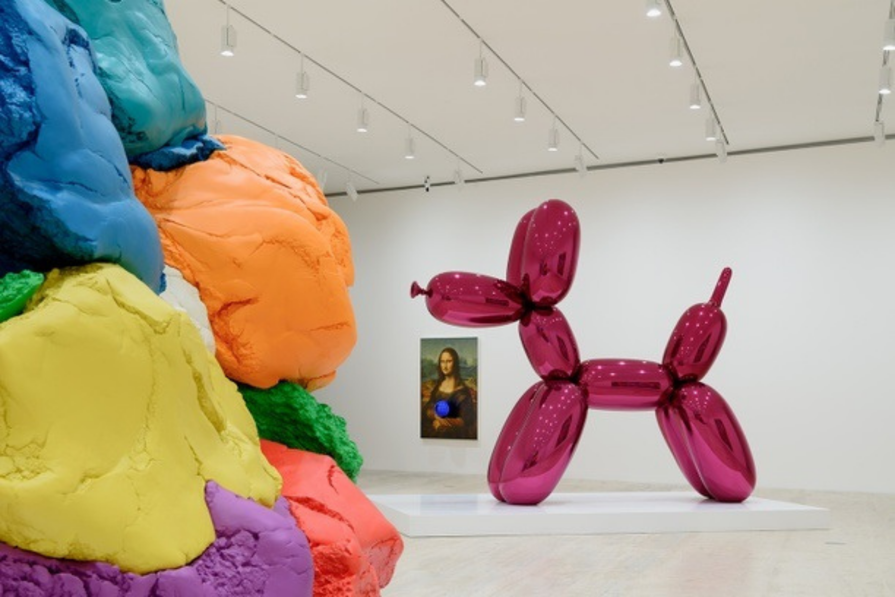 EIS Latin America engineered materials for  Jeff Koons.