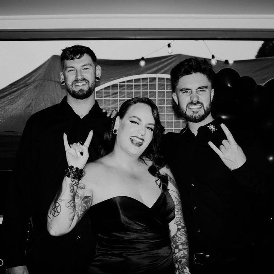 TILL DEATH DO YOU PARTY!!

Fuck the Fuss! marry your best friend in your back yard.

Thanks so much Stacey and Will for letting me crash your wedding&hellip; I&rsquo;m mean &ldquo;party&rdquo; 💃🏿🕺🏻⚰️🖤

@sweetdagger__ 📸