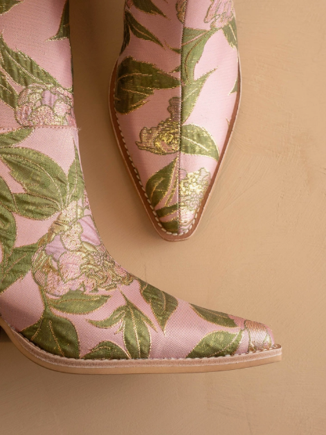 Pink and Ivy Detail.png