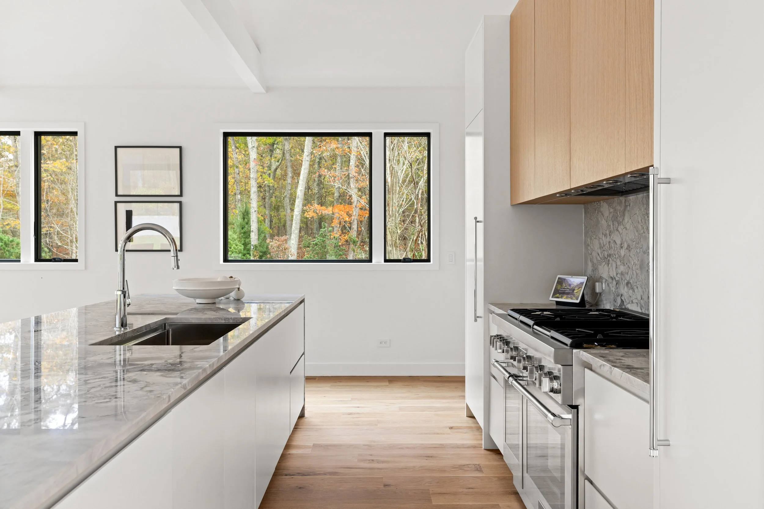 140 Fresh Pond Int-30.jpg