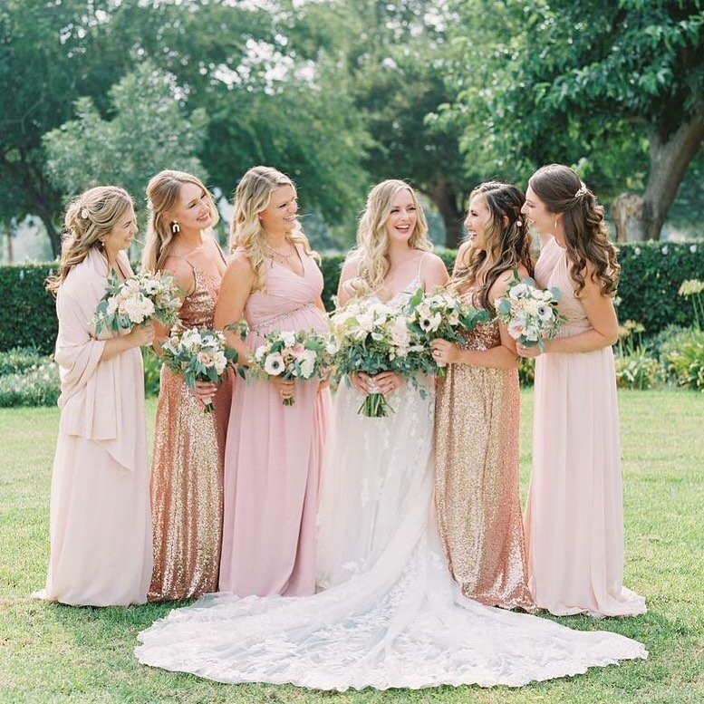 The colors, the dresses ,the hair, makeup everything about this bridal party was just gorgeous 💕  Photographer @hellovanessarose 
Hair @calihairstylist 
Makeup by me🙋🏻&zwj;♀️